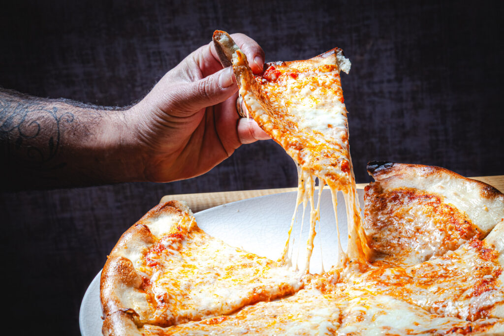 Home cheese pizza 9443